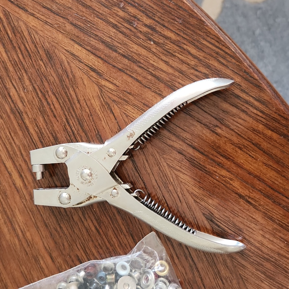 Vintage Rivet/Grommet/Snap Pliers & Eyelets  & Heavy Duty Snaps - Picture 3 of 9